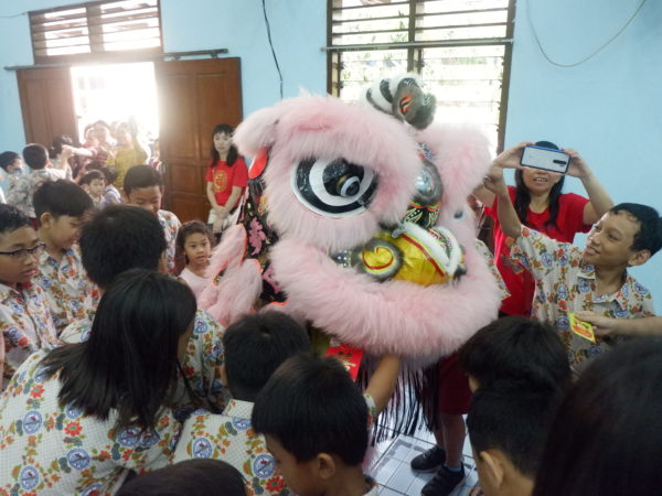 Atraksi Barongsai dan Makan Bersama Komite SD Masehi Kudus Dalam Rangka Merayakan Imlek dan Cap Go Meh 2020